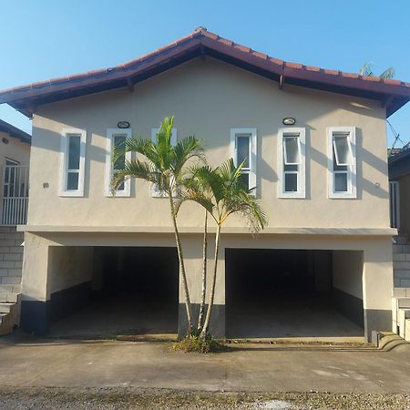 Casa Condominio 250M Praia Maranduba Wifi Churrasqueira 乌巴图巴 外观 照片