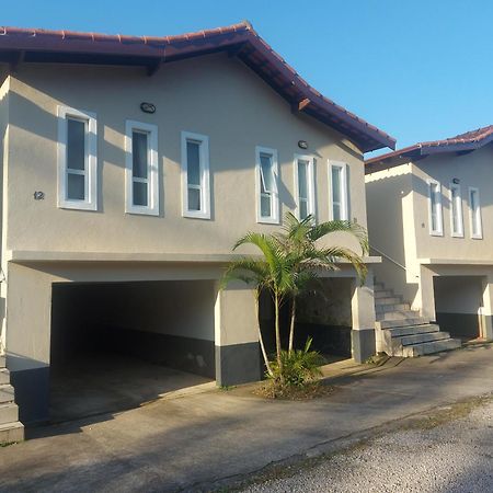 Casa Condominio 250M Praia Maranduba Wifi Churrasqueira 乌巴图巴 外观 照片