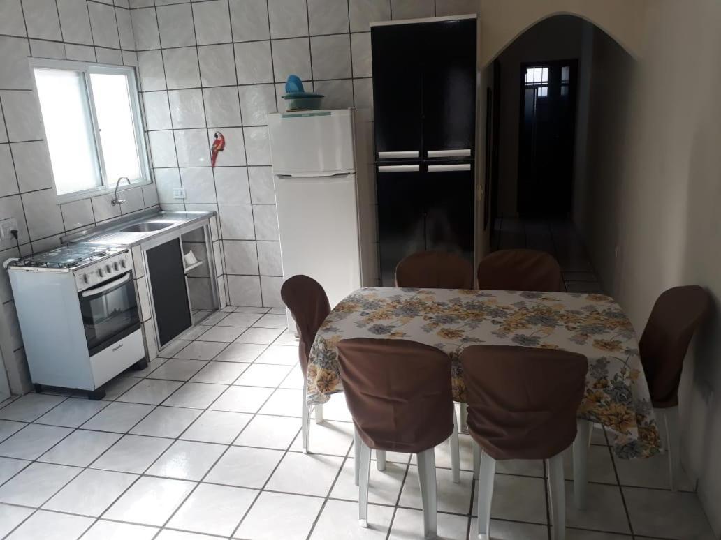Casa Condominio 250M Praia Maranduba Wifi Churrasqueira 乌巴图巴 外观 照片